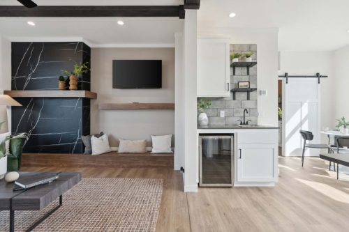 009-altitude-kritzer-living-room-beverage-bar